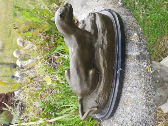 Photo SUPERBE PANTHERE COUCHE EN BRONZE SIGNEE image 3/6