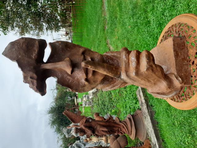 Photo SUPERBE STATUE EN FONTE (LE CHUT ,hauteur 60 cm) image 3/6