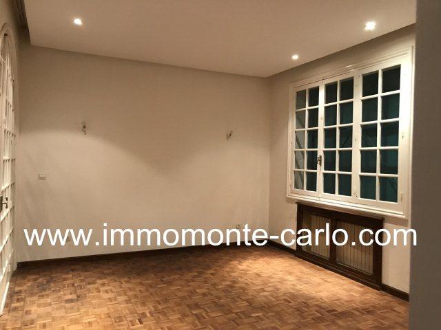 Photo Superbe villa avec piscine à louer au quartier  Souissi image 3/5