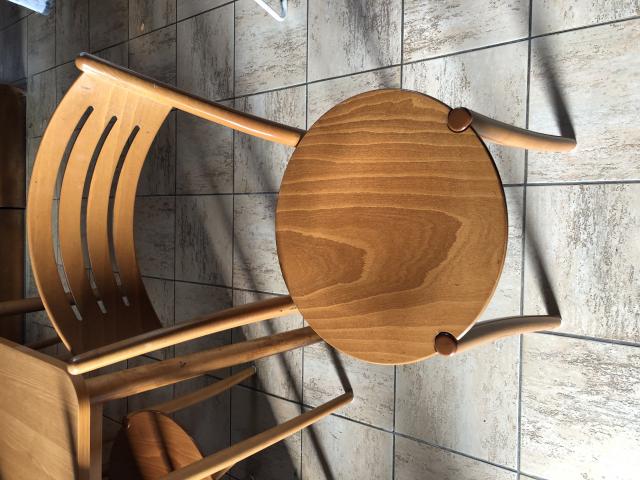 Photo Table de cuisine + 4 chaises image 3/3
