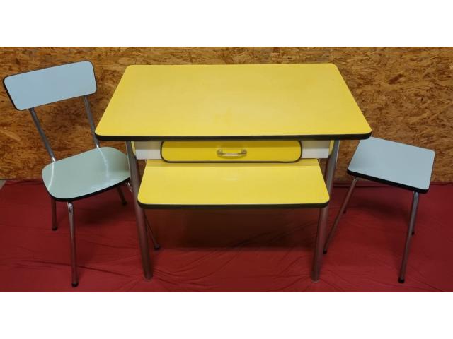 Photo table formica jaune 1 chaise 1 tabouret 1 rallonge image 3/5