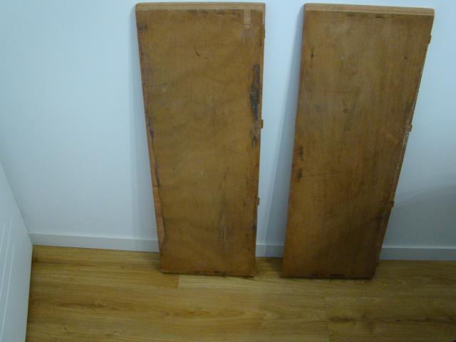 Photo TABLE RONDE AVEC RALLONGES ET UNE CHAISE image 3/4