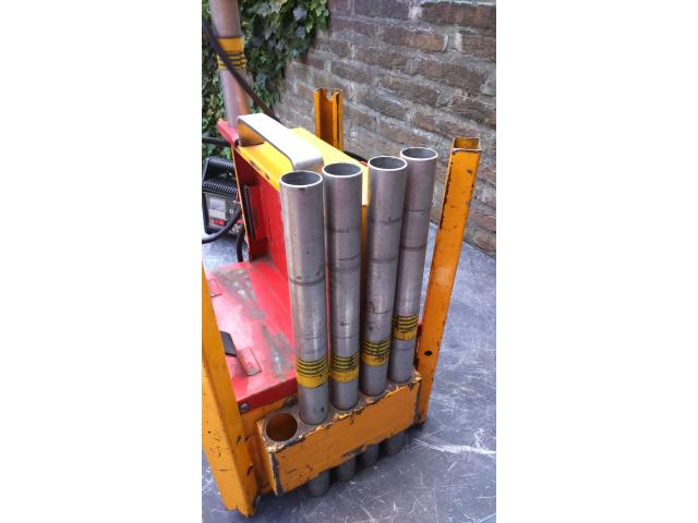 Photo Teklite PLU 1 Eclairage mobile + seconde batterie portable image 3/6