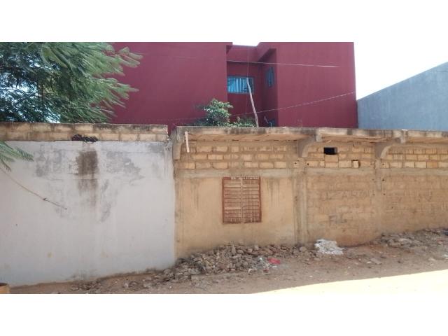 Photo Terrain avec bâtiment à vendre à Mbour Sénégal image 3/4