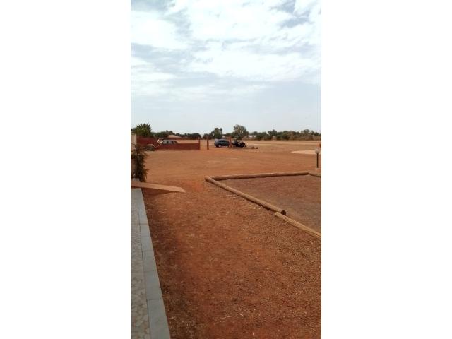Photo Terrain de 280 mètres carrés à vendre à Saly Sénégal image 3/4