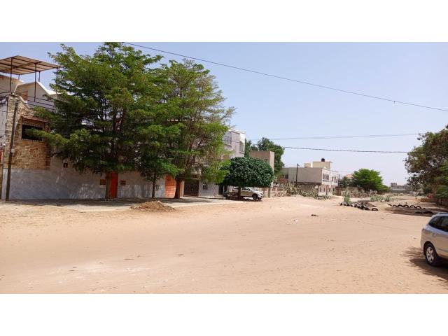 Photo Terrain de 300 mètres carrés à vendre à Saly Sénégal image 3/3