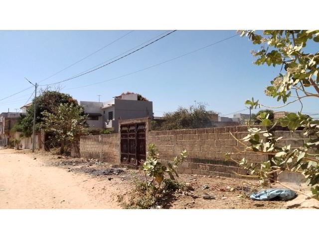 Photo Terrain de 300 mètres carrés à vendre à Saly Sénégal image 3/4