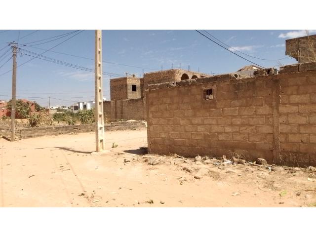 Photo Terrain de 300 mètres carrés à vendre à Saly Sénégal image 3/3