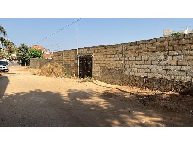 Photo Terrain de 400 mètres carrés à vendre à Saly Sénégal image 3/4