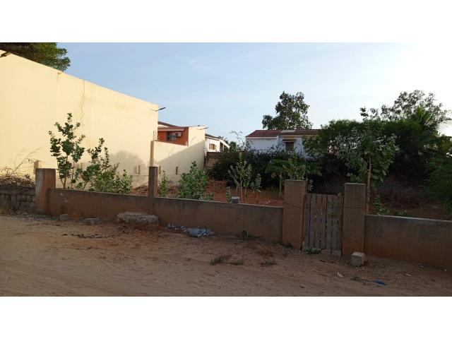 Photo Terrain de 850 mètres carrés à vendre à Saly Sénégal image 3/4