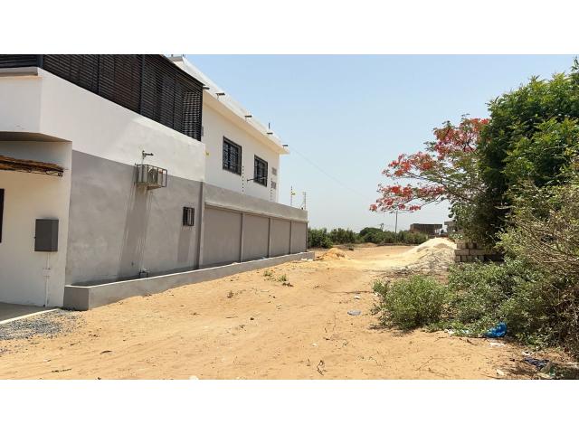 Photo Terrains de 300 mètres carrés à vendre à Saly Sénégal image 3/4