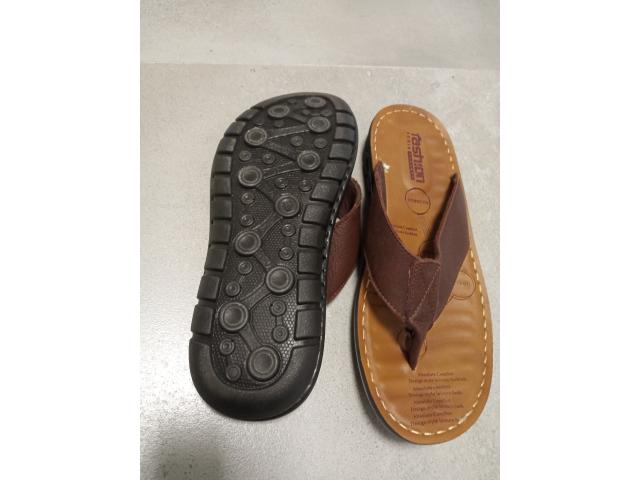 Photo Tongs en cuir brun image 3/3