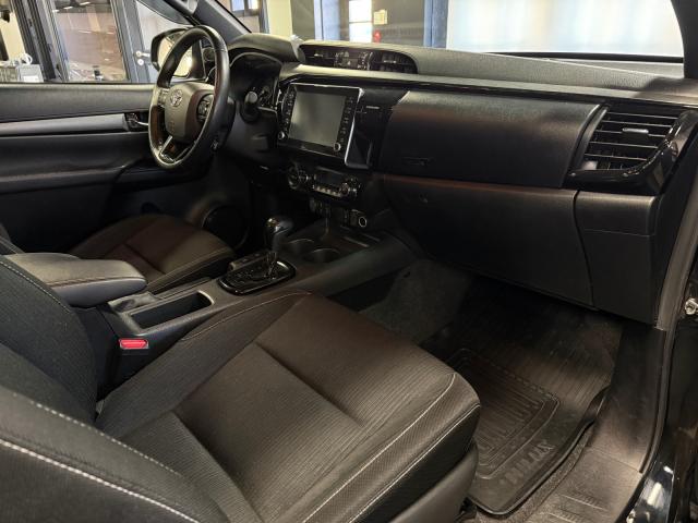 Photo Toyota HILUX X-TRA CAB 4WD 2.8L 204 D-4D BVA LEGENDE image 3/5
