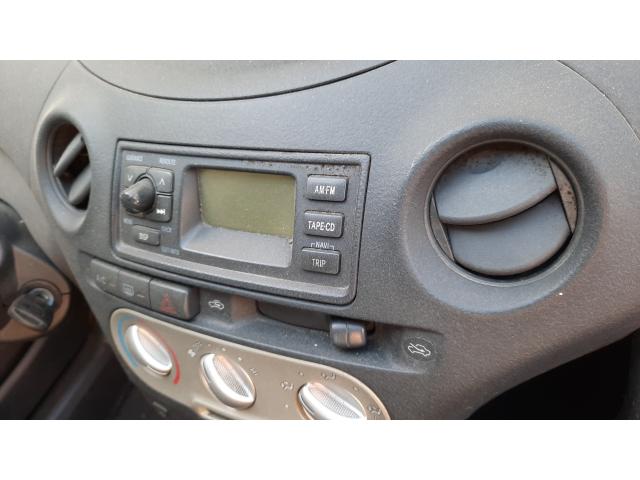 Photo Toyota Yaris 1998 a 2004  feux arrière Toyota yaris prix 30 euro pièces   envoi possible  vente uniq image 3/3