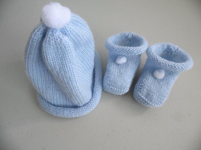 Photo Tricot laine bébé fait main bonnet bleu à pompon image 3/6
