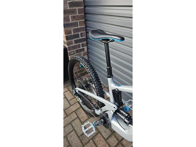 Photo Vélo électrique Santa Cruz Heckler SL C Medium 2024 image 3/4