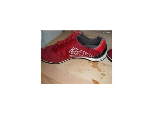 Photo vend chaussures de marque puma image 3/3