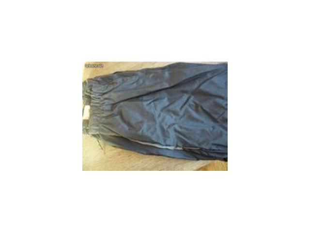 Photo vend jogging pour homme image 3/3