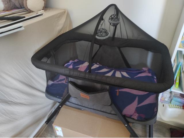 Photo Vend lit bébé image 3/4