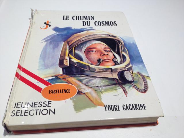 Photo Vends livre dédicacé par le premier cosmonaute image 3/3