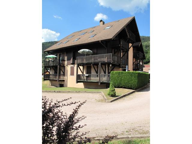 Photo VENTRON (Hautes-Vosges) : A l'entrée du village de VENTRON, dans une résidence - chalet, bel apparte image 3/6