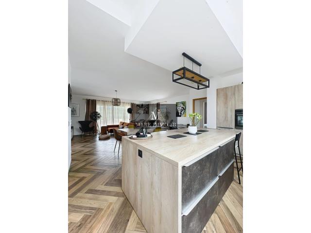 Photo VILLA AVEC JARDIN image 3/6