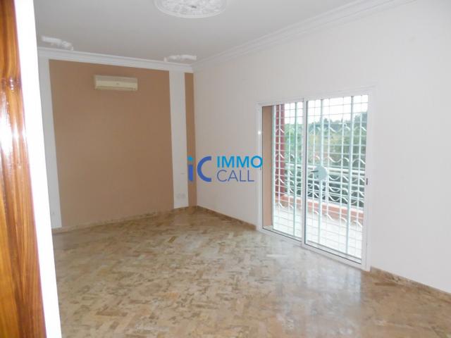 Photo Villa de 1000 m² en location située à Souissi image 3/6