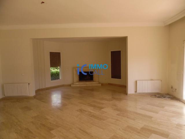 Photo Villa de 2000 m² à vendre située à Souissi image 3/6