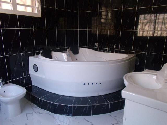 Photo VILLA NEUVE A VENDRE A AMBOHIMIANDRA Ref#3182 image 3/5