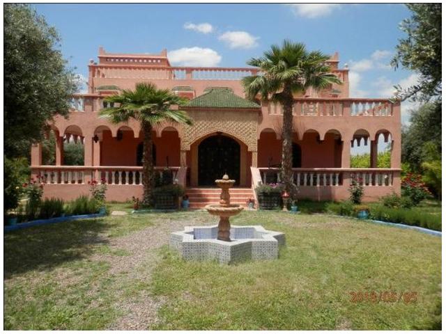 Photo villa sur 5000m avc un beau jardin et piscine image 3/6