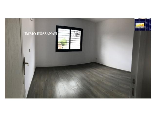 Photo VILLA T5 DE STANDING A VENDRE A MANDROSOA IVATO Réf:VV301100232 image 3/3