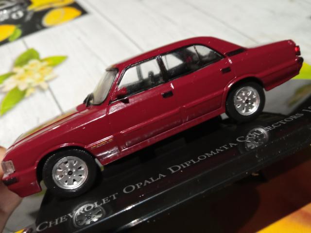 Photo voiture de collecion 1/43 image 3/5