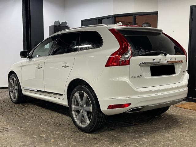 Photo Volvo XC60 D4 190 ch R-Design Geartronic A image 3/5