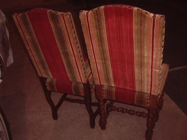 Photo 2 chaises os de mouton motif tapisserie  Louis XIII faire prix image 4/4