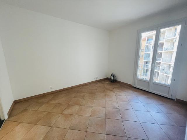 Photo 2 pieces en centre ville image 4/5