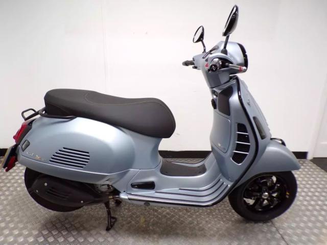 Photo 2023 PIAGGIO VESPA GTS 300 SUPERTECH image 4/4