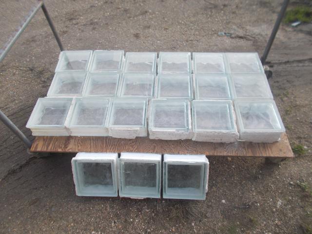 Photo 21 carreaux de verre faire prix image 4/4