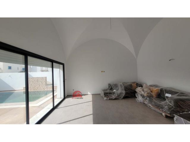 Photo À DJERBA MIDOUN - VILLA AVEC PISCINE ZU - RÉF V683 image 4/6