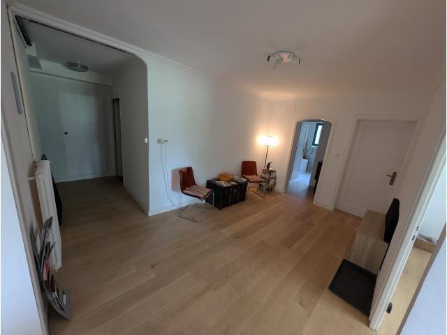 Photo A louer : Bureau privé de 14 m² dans espace partagé avec accès aux services communs image 4/5