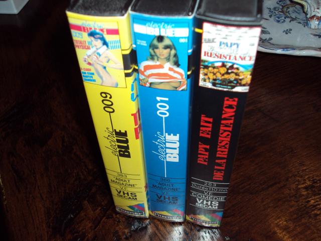 Photo A saisir LOT de FILMS VHS et quelques DVD image 4/6