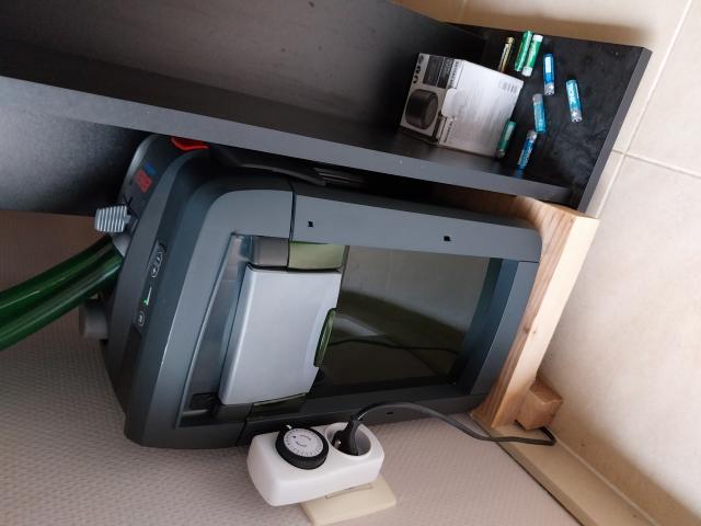 Photo a vendre aquarium juwel 110 litres avec meuble image 4/4