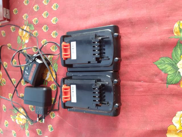 Photo A VENDRE batteries B & D 18 v image 4/4