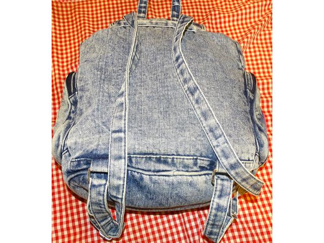 Photo A vendre Sac à dos en jean, avec écussons Smiley image 4/5