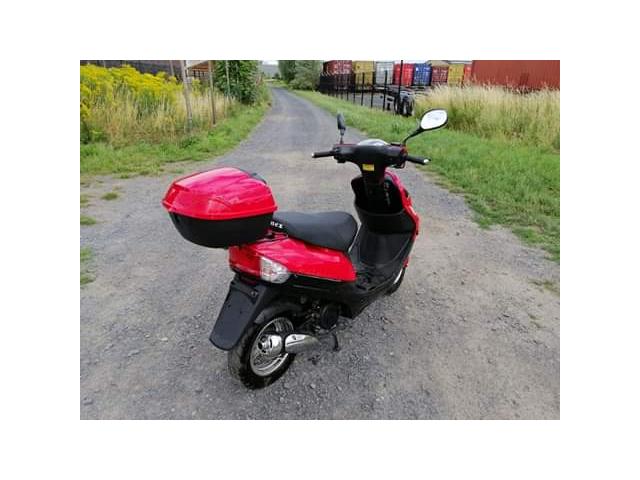 Photo A vendre scooter 50cc peu de km image 4/4