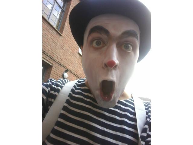 Photo Animations de rue chasses aux oeufs, clown pour anniversaire, du spectacle de rue, du mime, de la st image 4/6