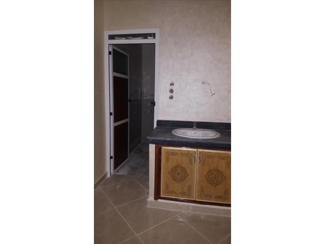 Photo apartement a route sidi yahya  2 fassade 135 M image 4/6