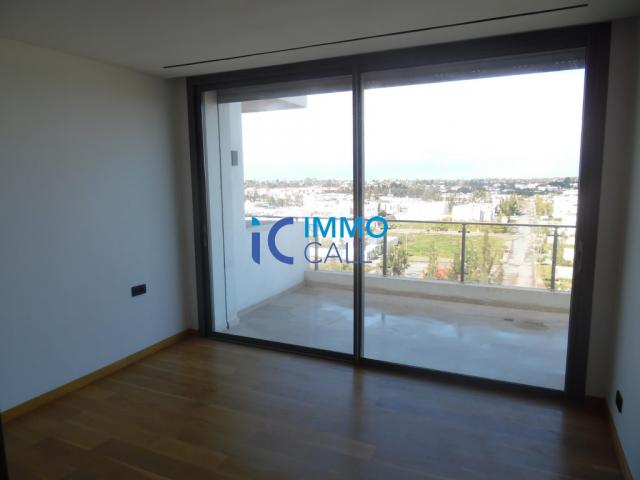 Photo Appartement de 205 m² en location située à Souissi image 4/6