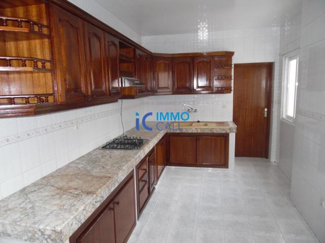 Photo Appartement de standing de 180 m² en location à Agdal image 4/5