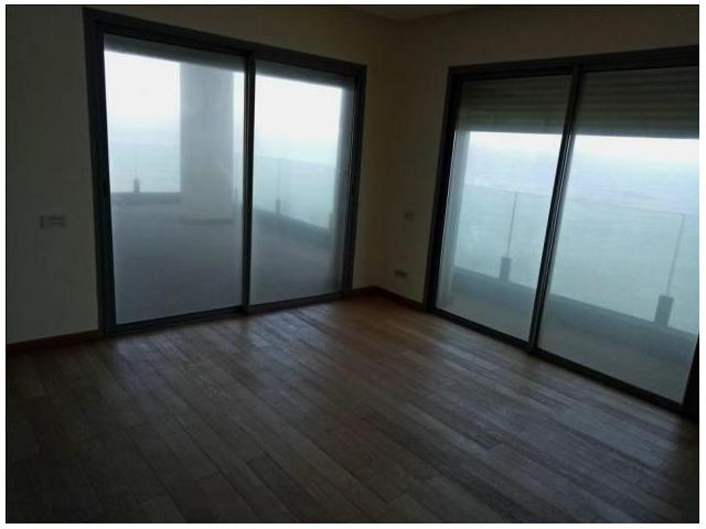 Photo APPARTEMENT MARINA VIDE AU FRONT DE MER image 4/6