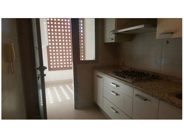 Photo Appartement vide sur Av Mohamed 6 image 4/6